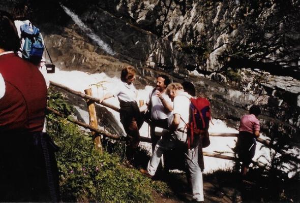 Lokalaugenschein Umbalfälle mit Peter Haßlacher und Marlies Flemming, 1987 © Lokalaugenschein Umbalfälle mit Peter Haßlacher und Marlies Flemming, 1987