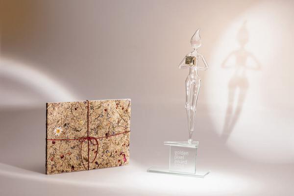 Golden Pixel Award für Blühendes Österreich Jahresbericht c Marian Golden Pixel Award für Blühendes Österreich Jahresbericht c Marian
