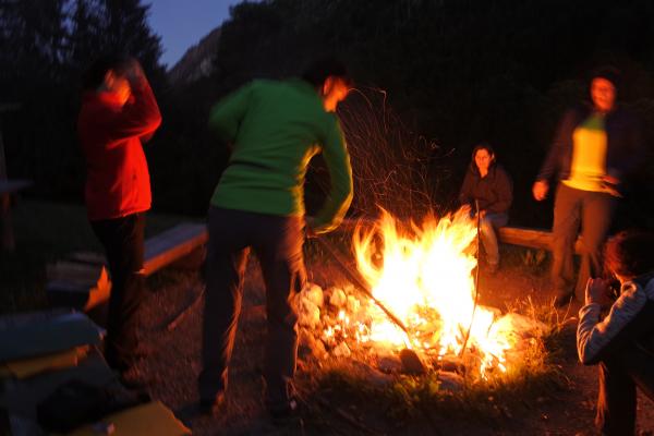Feuermachen im Wildniscamp