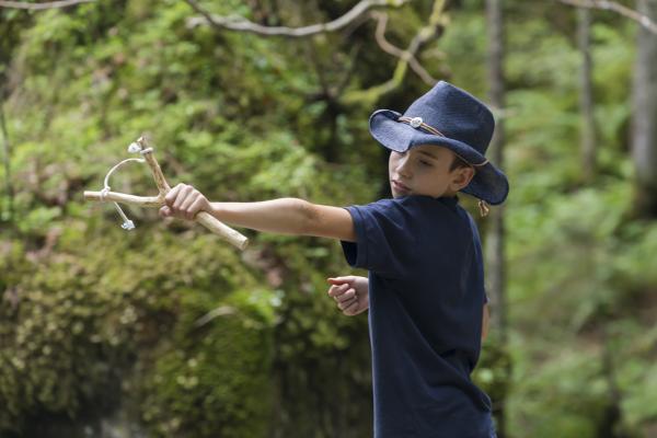 Junior Ranger mit Steinschleuder, Nationalpark Gesäuse