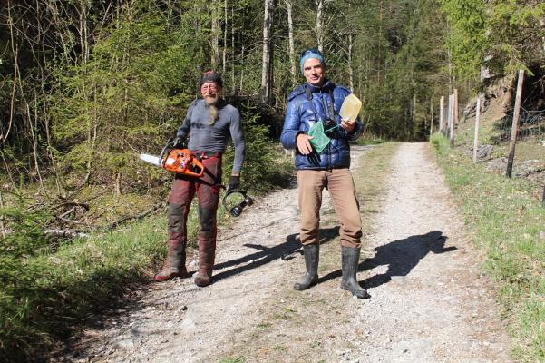 Heimo Schedl und Walter Vavricka unterwegs zur Gewässerpflege
