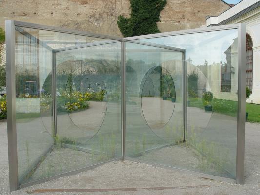 räumliches Kunstwerk aus Glas