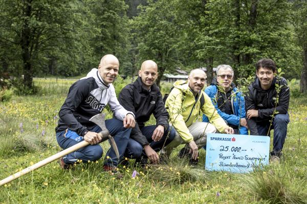 Berthold Benedek (Senior Key Account Manager Henkel), Bernhard Kreuzer (BILLA Vertriebsleiter Salzburg, Tirol und Vorarlberg), Ronald Würflinger (Generalsekretär Blühendes Österreich), Peter Huemer (Vorstand Blühendes Österreich und Kustos der naturwissenschaftlichen Sammlung der Tiroler Landesmuseen), Willi Seifert (Geschäftsführer Hochgebirgs-Naturpark Zillertaler Alpen)