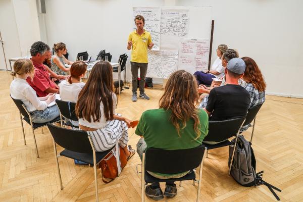 Gemeinsam werden konkrete Projekte für die ökologischen Herausforderungen der Region Thermenlinie-Wiener Becken erarbeitet.