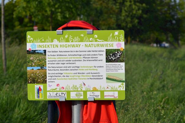 Ein Info-Schild für die Anwohner:innen