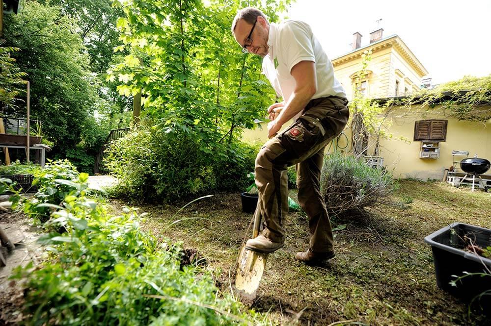 Spatenstich für den Kräutergarten © Blühendes Österreich/Alex Papis Spatenstich für den Kräutergarten