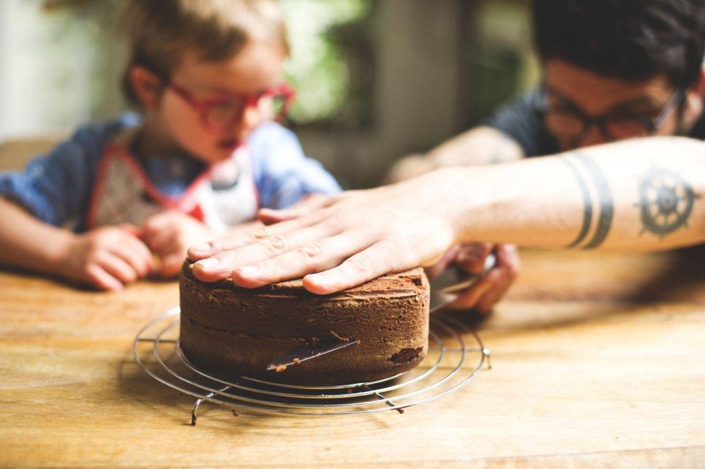 Torte auseinanderschneiden