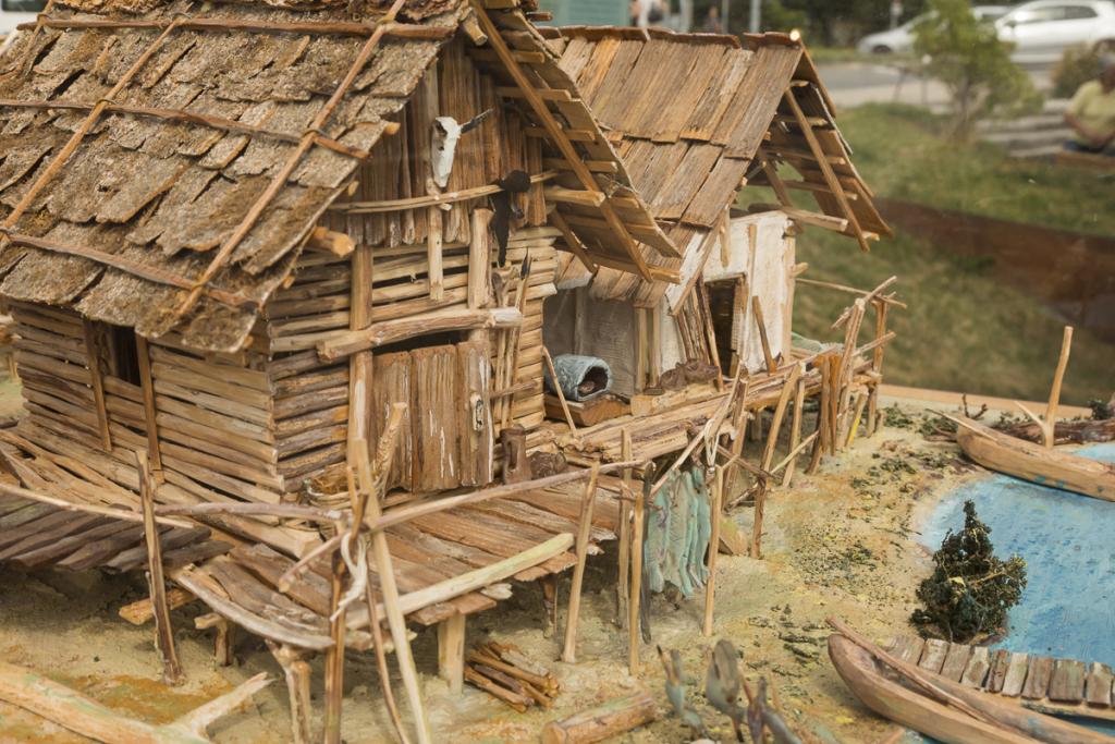 © Uwe Grinzinger Pfhalbaudorf-Modell (beim Pfahlbau-Pavillon in Seewalchen am Attersee)
