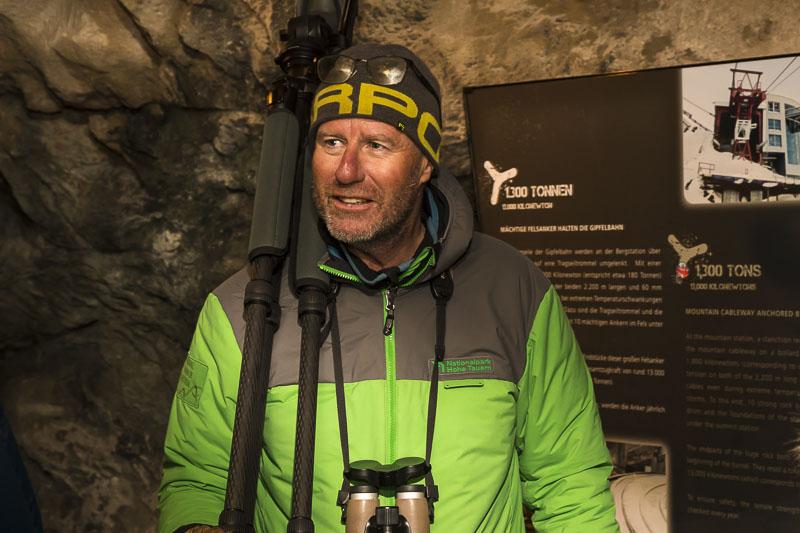 Ranger Werner Schuh führt durch die Nationalpark Gallery © Uwe Grinzinger Ranger Werner Schuh führt durch die Nationalpark Gallery