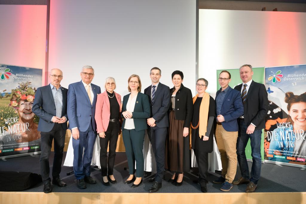 Podiumsteilnehmer*innen beim Pressegespräch zur Brennnessel © Blühendes Österreich/Martin Hörmandinger Podiumsteilnehmer*innen beim Pressegespräch zur Brennnessel