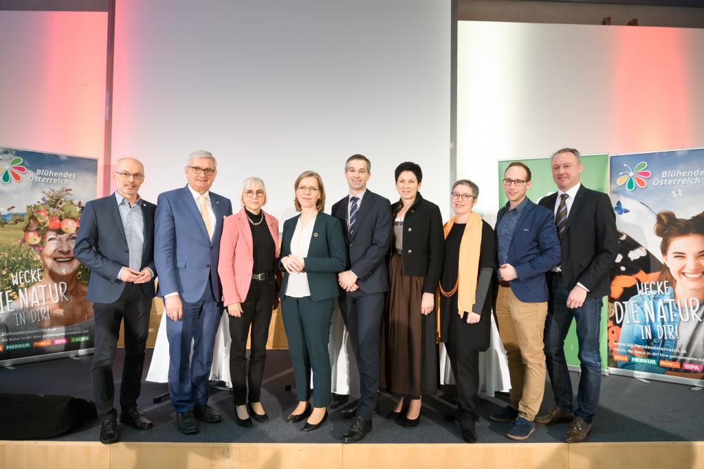 Podiumsteilnehmer*innen beim Pressegespräch zur Brennnessel