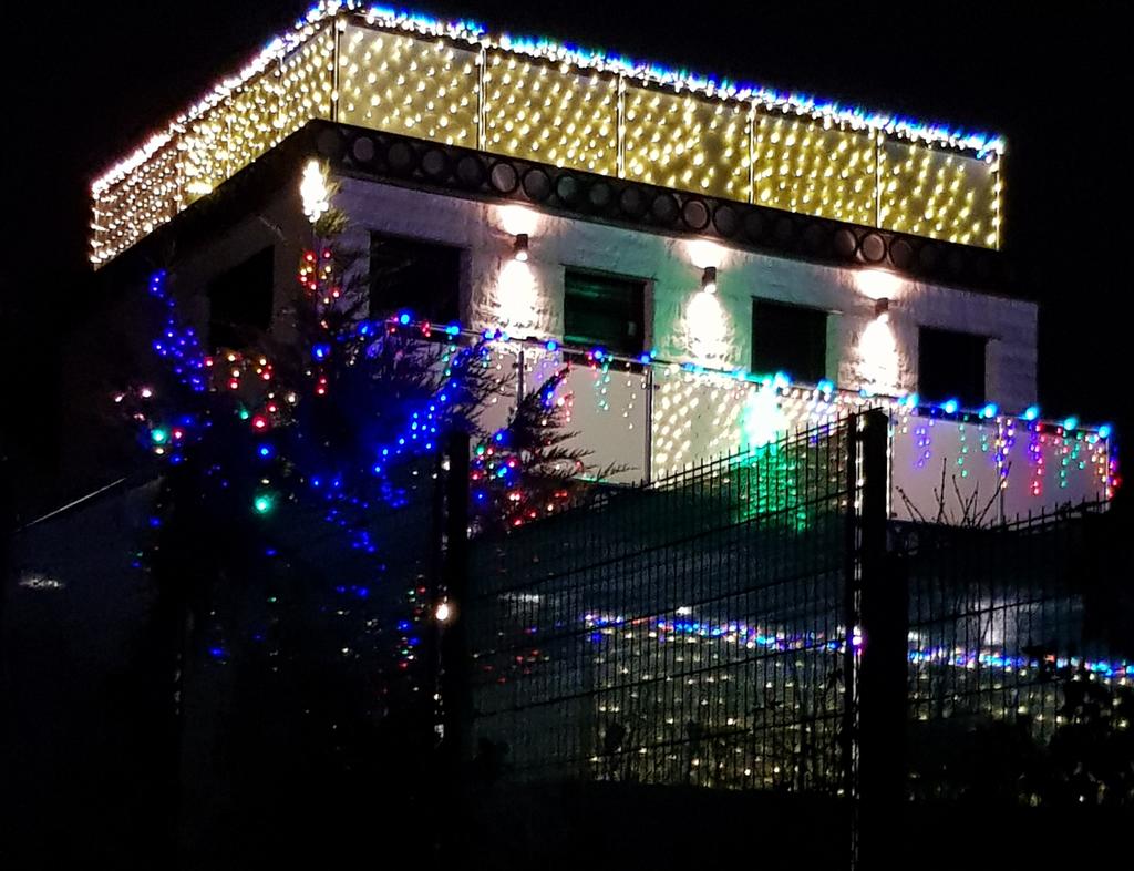Jedes Jahr führt überschießende Weihnachtsbeleuchtung mit immer billigeren LEDs zu Beschwerden bei der Wiener Umweltanwaltschaft. © Wilfried Doppler (WUA) Jedes Jahr führt überschießende Weihnachtsbeleuchtung mit immer billigeren LEDs zu Beschwerden bei der Wiener Umweltanwaltschaft.