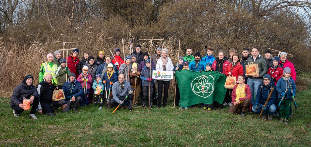 © Christian Dusek/Blühendes Österreich Gruppenfoto Pfadfinder:innen Bad Vöslau