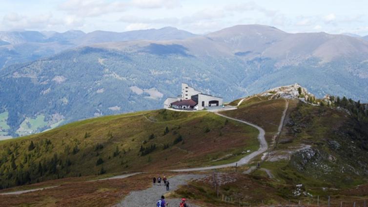 Almerlebnis Kaiserburg © Johannes Pluch Bergstation der Kaiserburgbahn