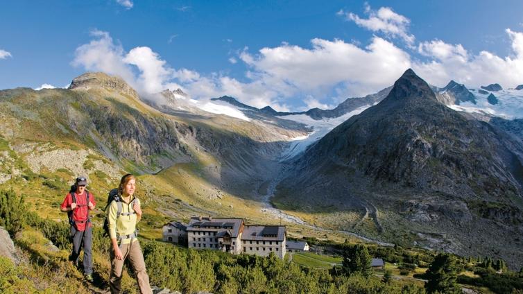 Berliner Hütte mit Hornkees © zillertal tourismus gmbh - Bernd Ritschel Berliner Hütte mit Hornkees