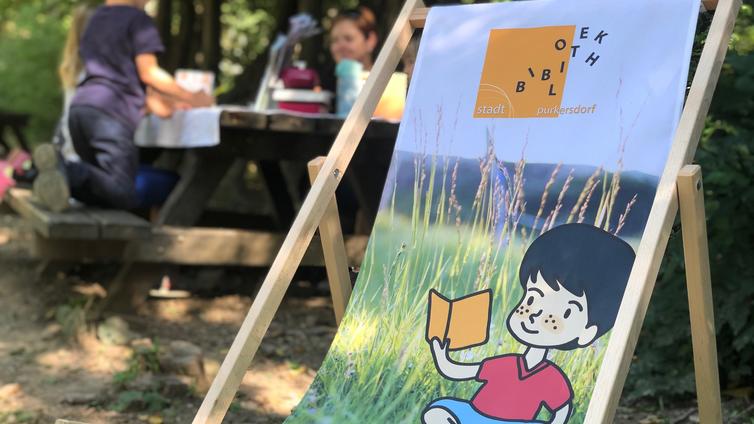 © Naturpark Purkersdorf/Orosel Lesen im Grünen