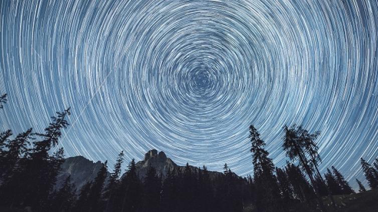 Available-Light-Stars-&-Startrails-c-Nationalpark-Gesäuse-RobertHaasmann.jpg © Nationalpark-Gesäuse-RobertHaasmann Available Light Stars & Startrails