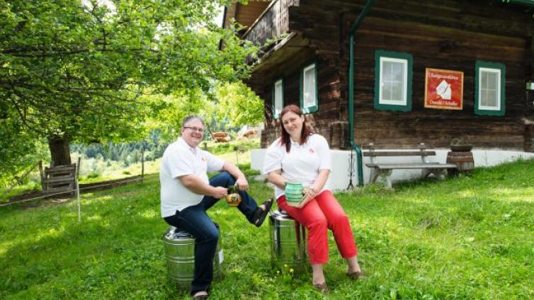 Gibt-es-Kapern-auf-der-Alm-c-Strobl.jpg © Strobl Gibt es Kapern auf der Alm