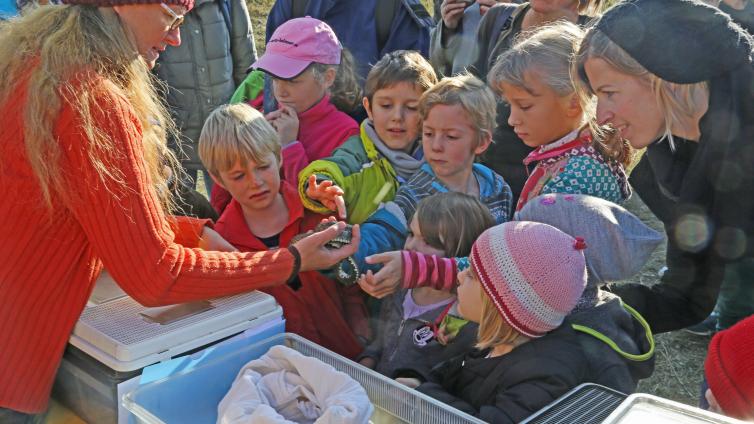 K-KinderRätselrallye-MenschenSchlange-c-FdPH-MartinStrutzenberger.jpg © FdPH-MartinStrutzenberger K KinderRätselrallye MenschenSchlange