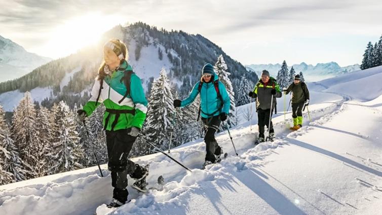 mit-schneeschuhen-durch-den-winterwald-c-gerald-egelseer-1.jpg © gerald-egelseer-1 mit schneeschuhen durch den winterwald
