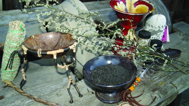 no-reuse-Die Kraft des Räucherns entdecken-c-Naturpark Obst-Hügel-Land.jpg © Naturpark Obst-Hügel-Land no reuse Die Kraft des Räucherns entdecken