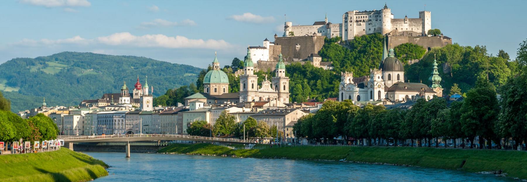 Salzburger Altstadt mit Blick auf die Festung Hohensalzburg