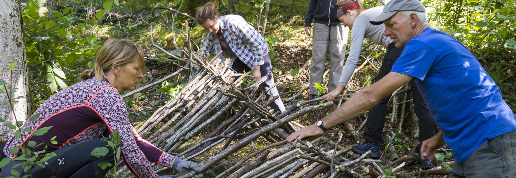 Wildniskurs Basic: Bau einer Trümmerhütte