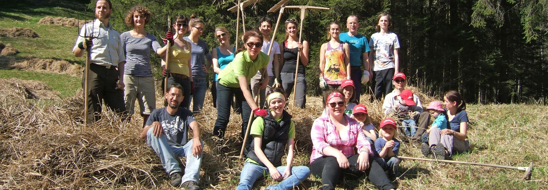 Engagierte Mitglieder der Biotopschutzgruppe HALM