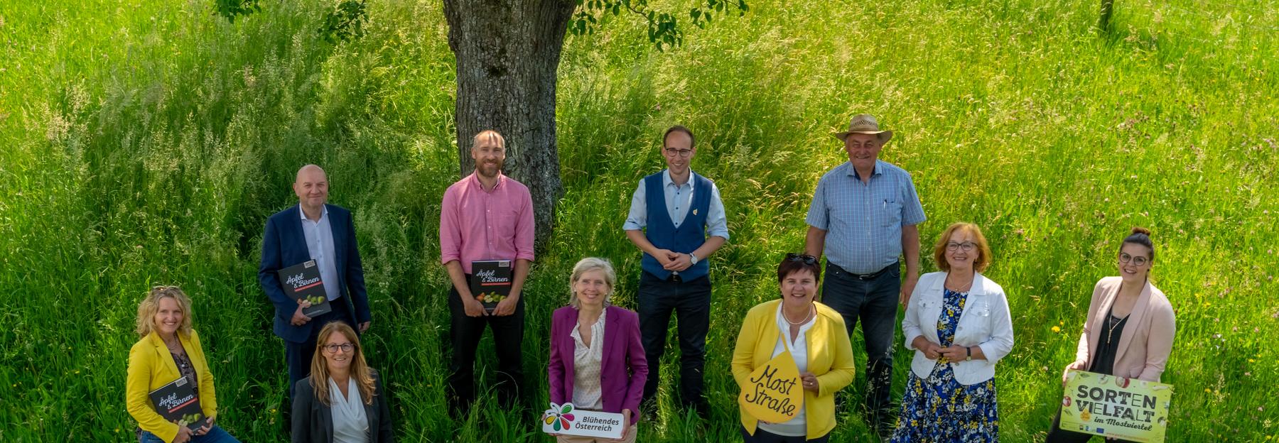 Gruppenbild mit 10 Personen vom Projektauftakt im Mostviertel