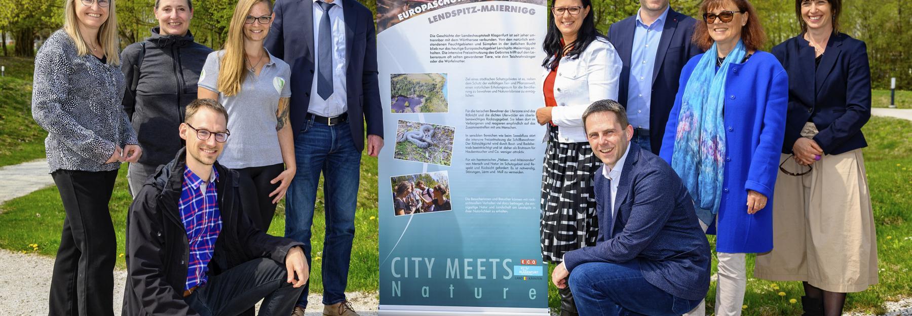 Zu sehen ist die Projektgruppe von "City Meets Nature"