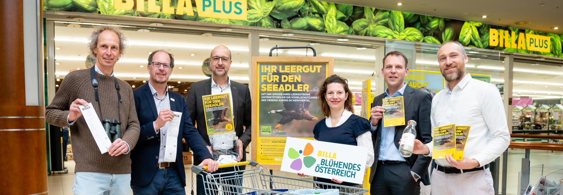 Gruppenfoto v.l.n.r.: Thomas Zuna-Kratky (Obmann Verein AURING), Gábor Wichmann (Geschäftsführer BirdLife Österreich), William Rossen (BILLA Vertriebsleiter), Judith Terlizzi (Leitung Kommunikation, Blühendes Österreich), Eric Scharnitz (BILLA Vertriebsdirektor), Ronald Würflinger (Generalsekretär Blühendes Österreich)