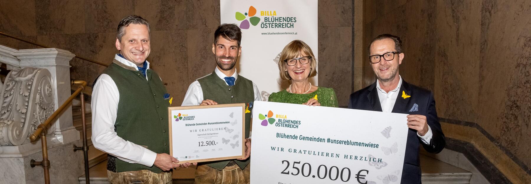 Bild von Vertreter der Jägerschaft Heiligenkreuz und Vorstand Blühendes Österreich 