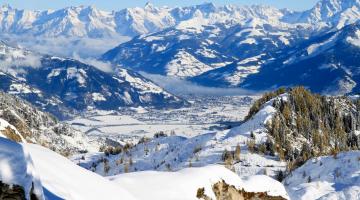 Über dem Kitzsteinhorn - Zell am See – Kaprun Tal und Berge Landschaft Luftaufnahme im Winter