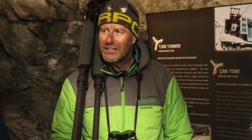 Ranger Werner Schuh führt durch die Nationalpark Gallery © Uwe Grinzinger Ranger Werner Schuh führt durch die Nationalpark Gallery