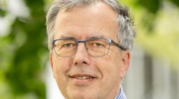Peter Huemer, Vorstand Blühendes Österreich und Kustos der naturwissenschaftlichen Sammlung an den Tiroler Landesmuseen © Robert Harson/Blühendes Österreich Peter Huemer