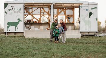 Spähikel im Schlosspark Eckartsau