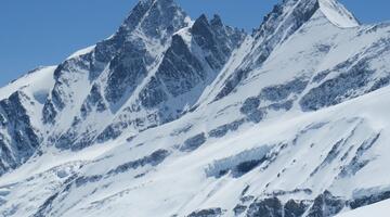 Großglockner mit Schnee bedeckt